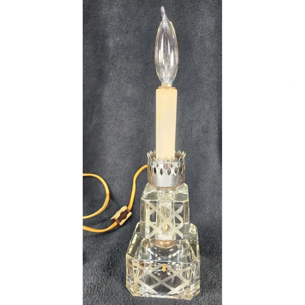 Exquisite 1940s Crystal Stacked Cube Diamond Etched Lamp Hurricane Shade